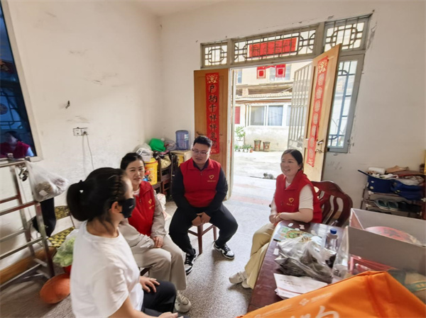 闸口村“粽叶飘香庆端午 幸福邻里促和谐”志愿服务活动