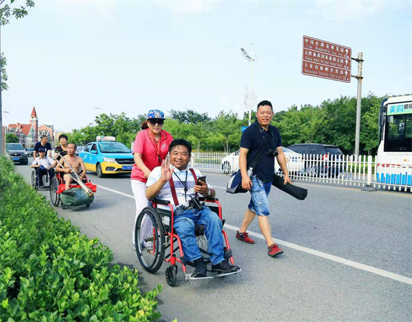 慰问残疾人 (7).jpg